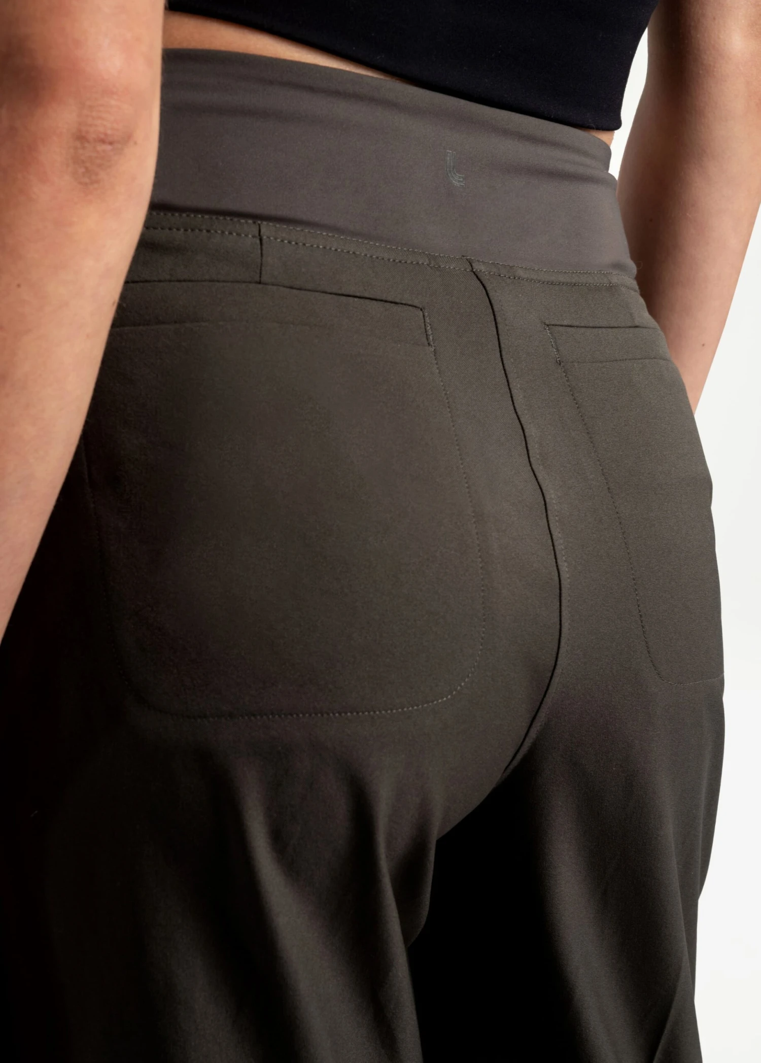 LOLE Connect Wide Leg Pants - Olive 5 LOLE Connect Wide Leg Pants - Olive - Image 5