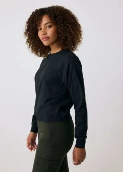 LOLE Om Tech Crew Neck Long Sleeve - Black -Lole Fashion Shop LSW4404 N415 3 1900x