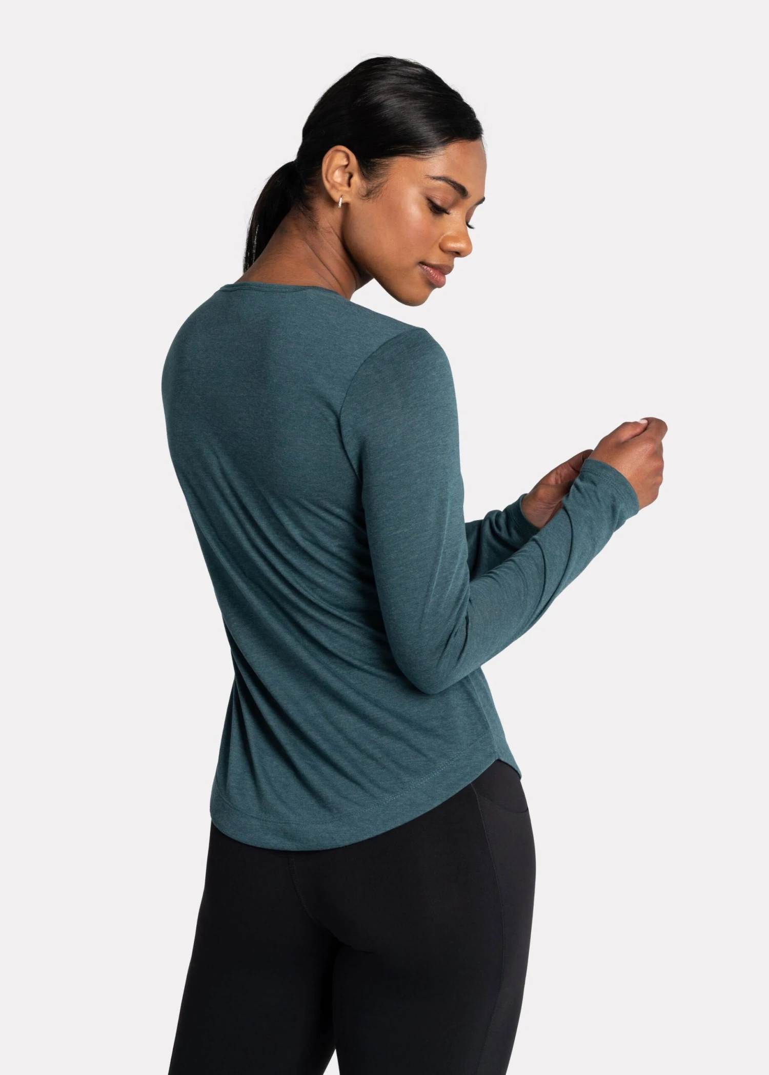 LOLE Everyday Long Sleeve - Fjord Blue 2 LOLE Everyday Long Sleeve - Fjord Blue - Image 2